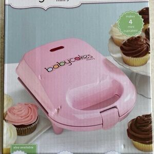 Babycakes Mini Pink Nonstick Coated 4 Cupcake Maker  NWT